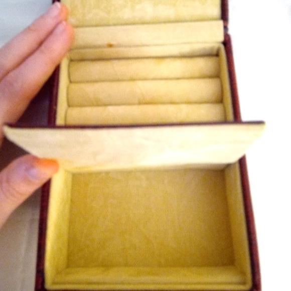 SURO CLASSICS - Vintage Real Genuine Deep Red Eurobond Leather Mini Jewelry Box - Picture 6 of 10